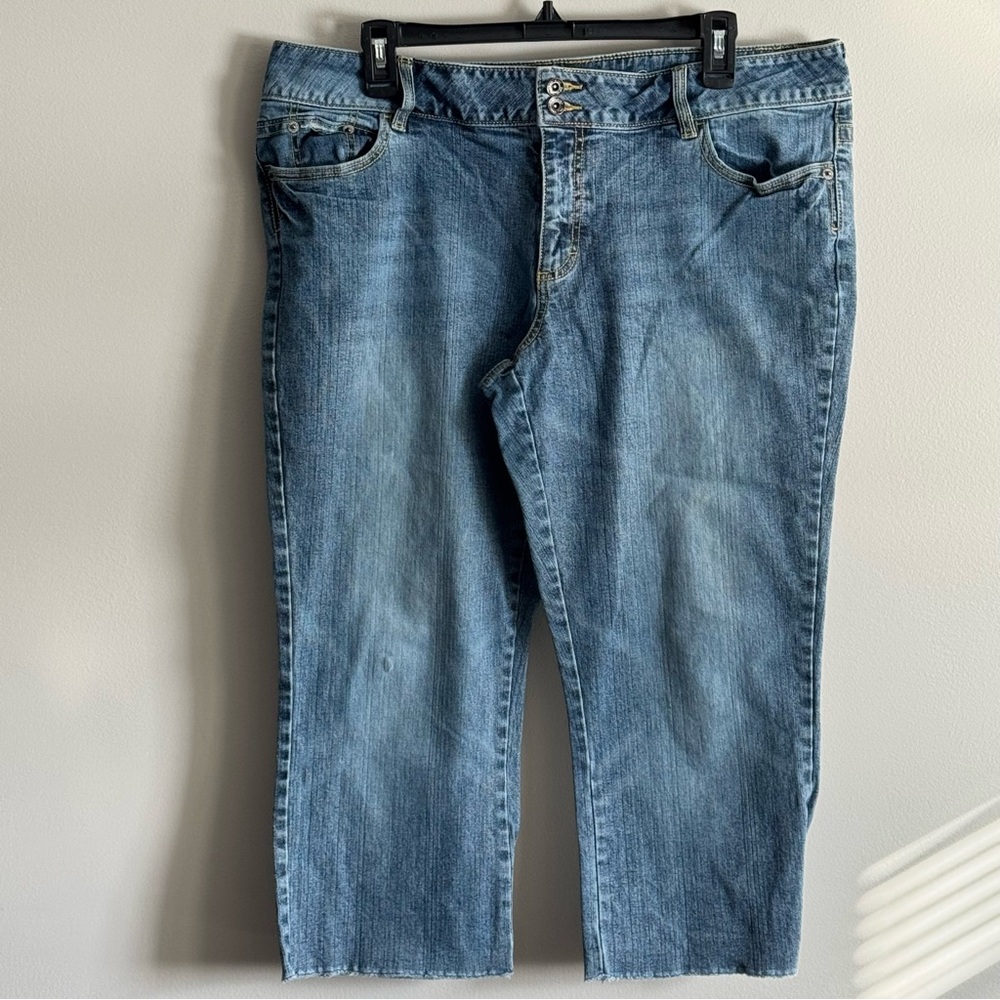 Arizona Jean Co Classic Blue Cropped Denim Jeans
Juniors Size 17